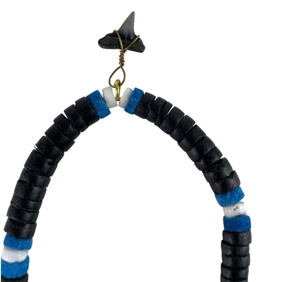 Vintage Black & Blue Beaded Necklace With Shark Tooth Pendant Surfer Beach - Picture 6 of 6